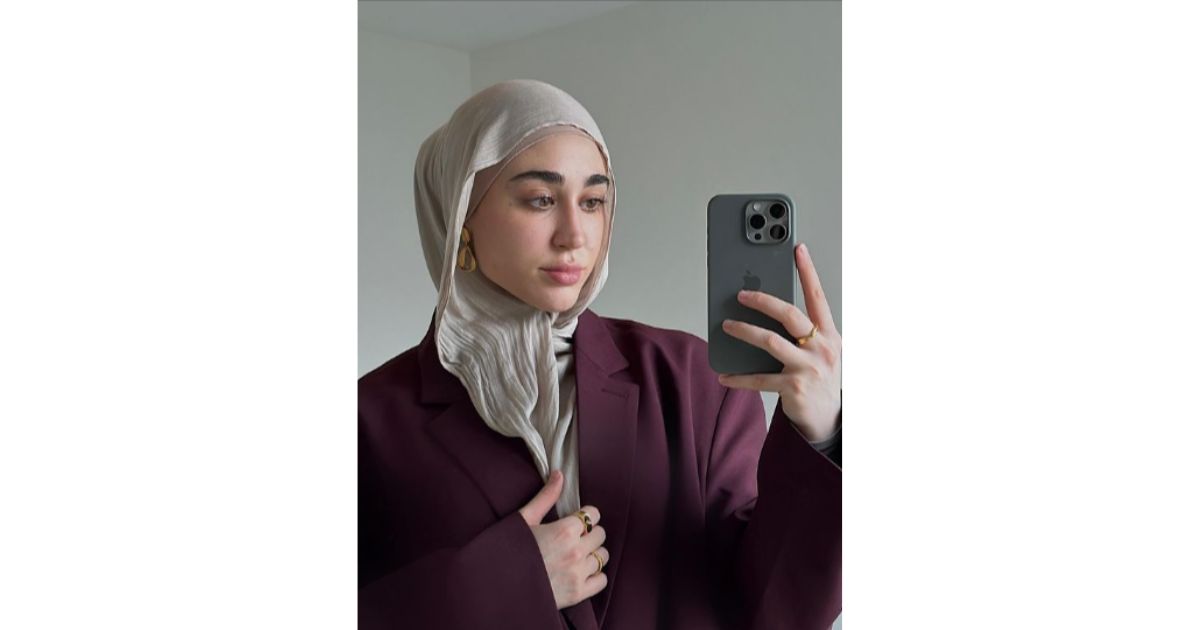 Leana Deeb Height